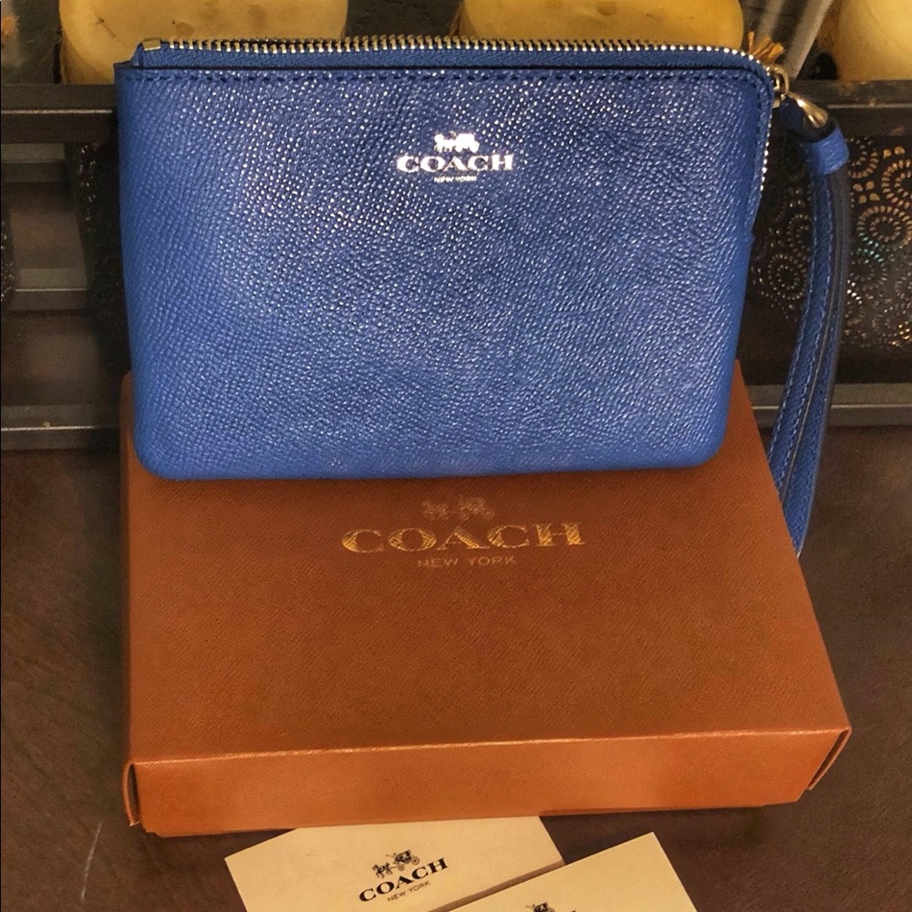 Authentic Coach Wristlet *Blue*